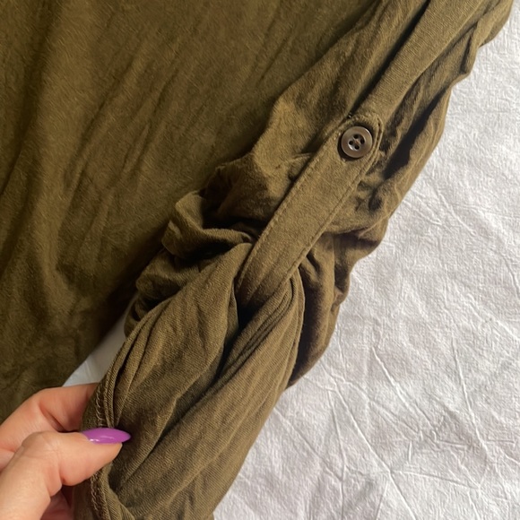 H&M army green 3/4 sleeve tee - Picture 3 of 5
